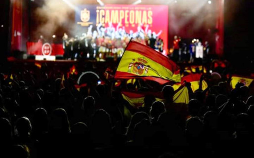 विश्वविजेता स्पेनिस महिला टिमलाई मड्रिडमा भव्य स्वागत